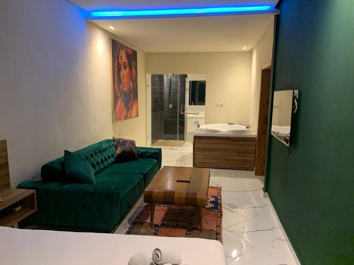 Playa Del Sol Surf House Hostel Tamraght ภายนอก รูปภาพ