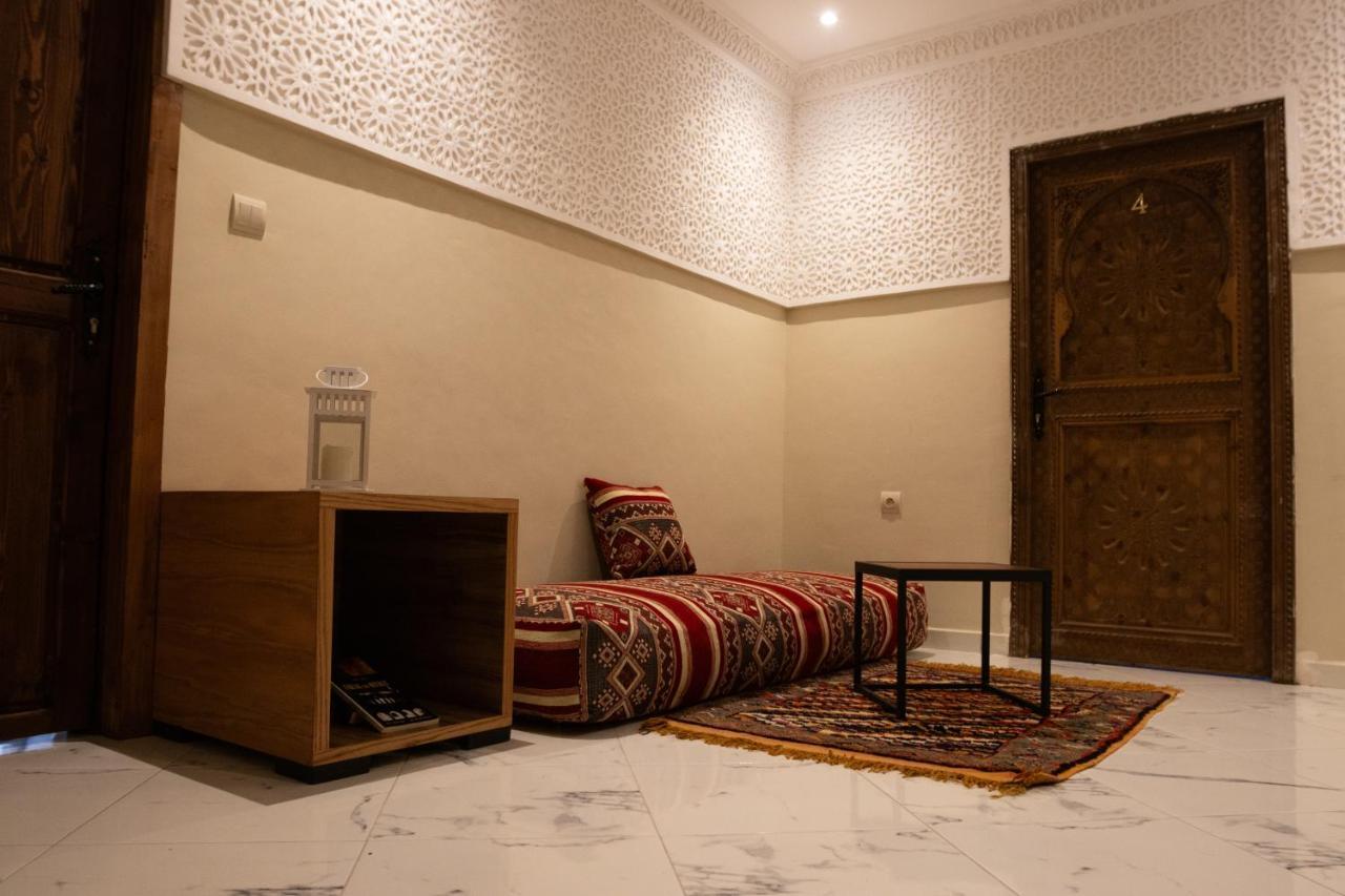 Playa Del Sol Surf House Hostel Tamraght ภายนอก รูปภาพ