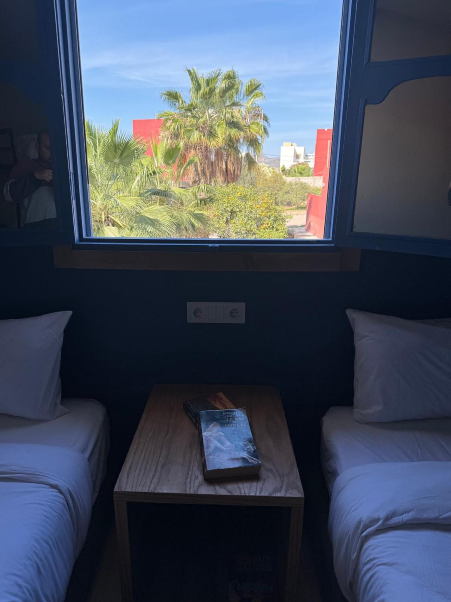 Playa Del Sol Surf House Hostel Tamraght ภายนอก รูปภาพ