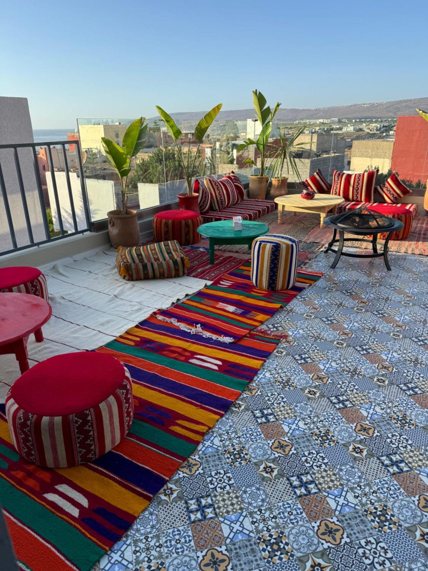 Playa Del Sol Surf House Hostel Tamraght ภายนอก รูปภาพ