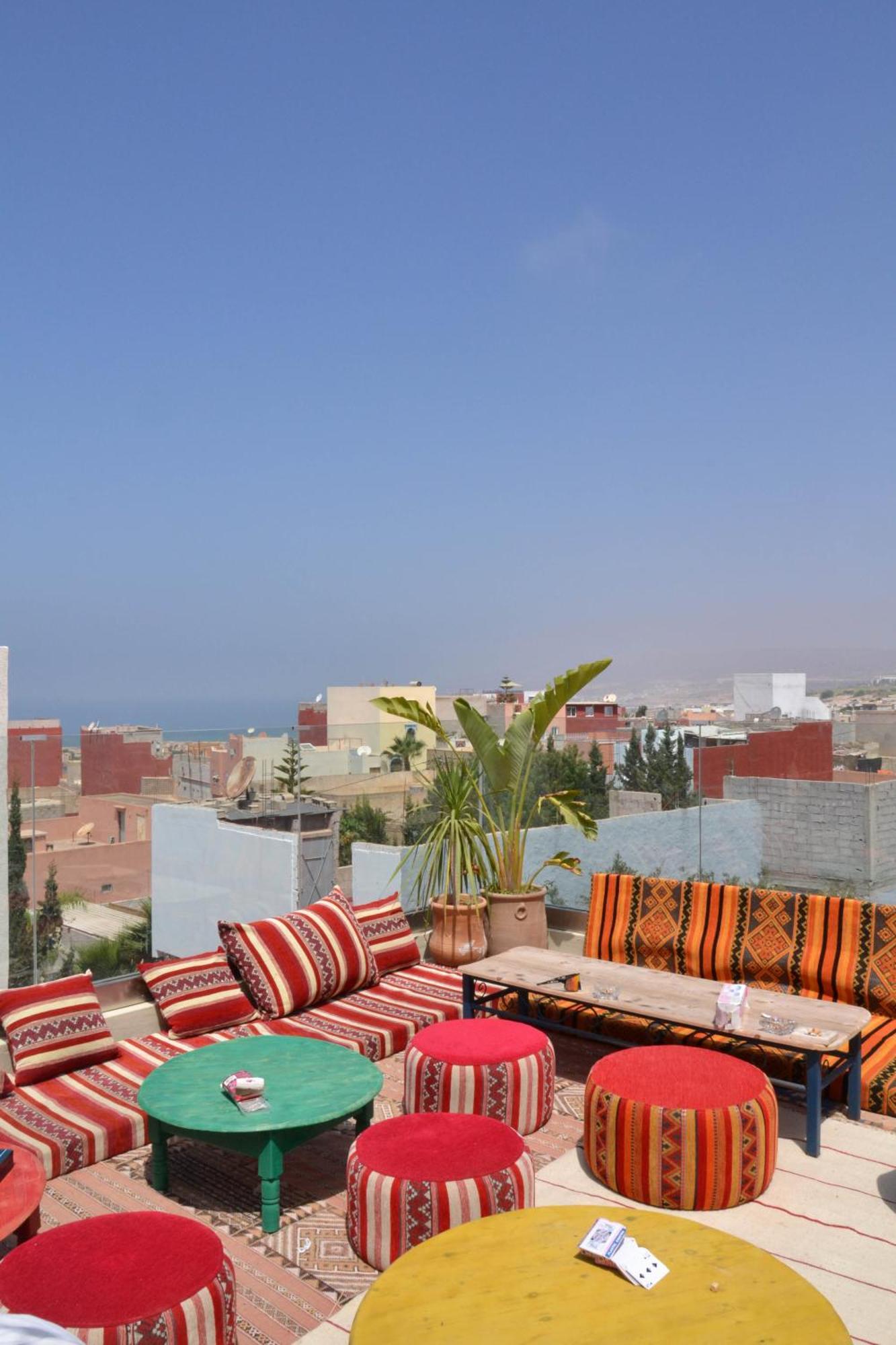 Playa Del Sol Surf House Hostel Tamraght ภายนอก รูปภาพ