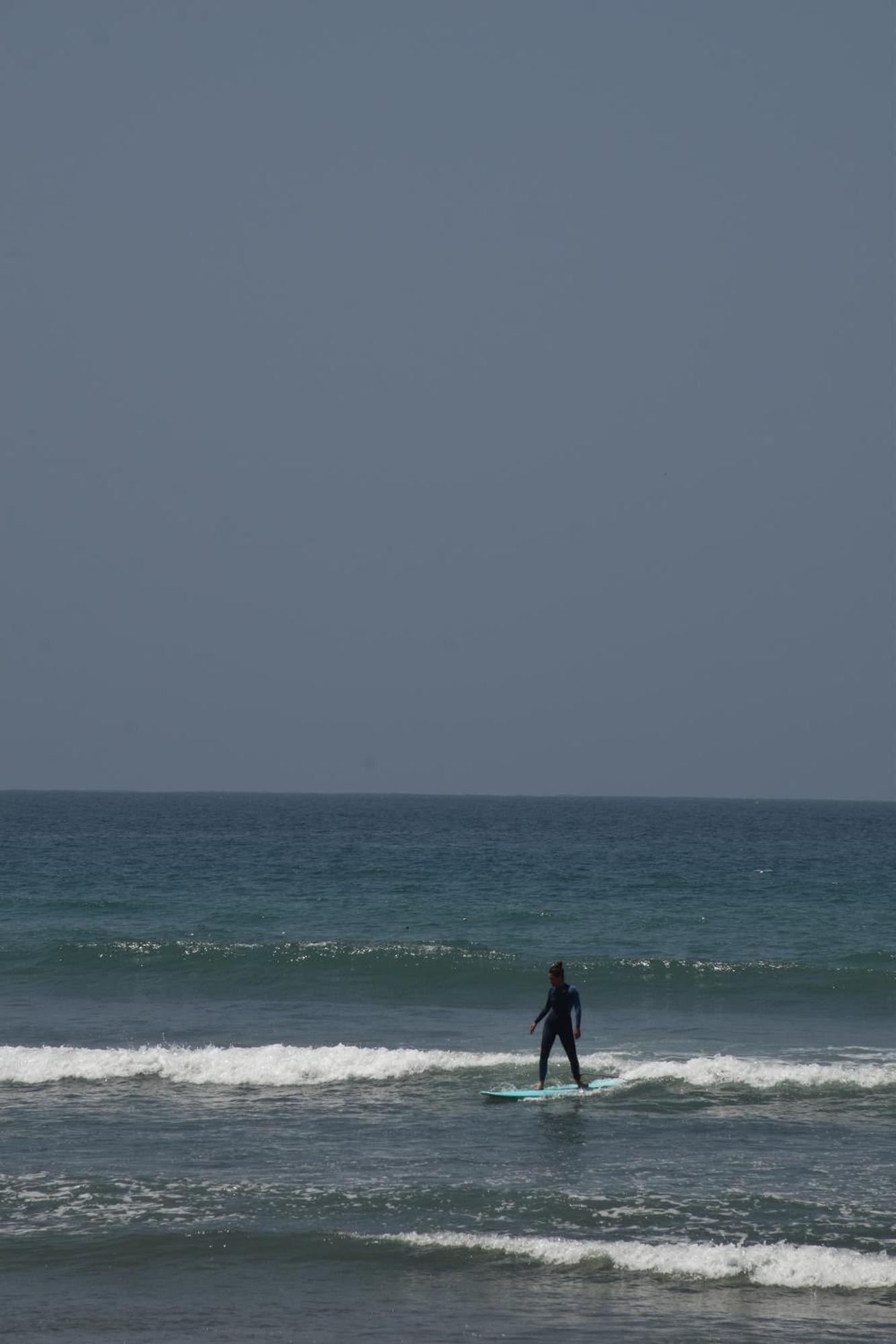 Playa Del Sol Surf House Hostel Tamraght ภายนอก รูปภาพ