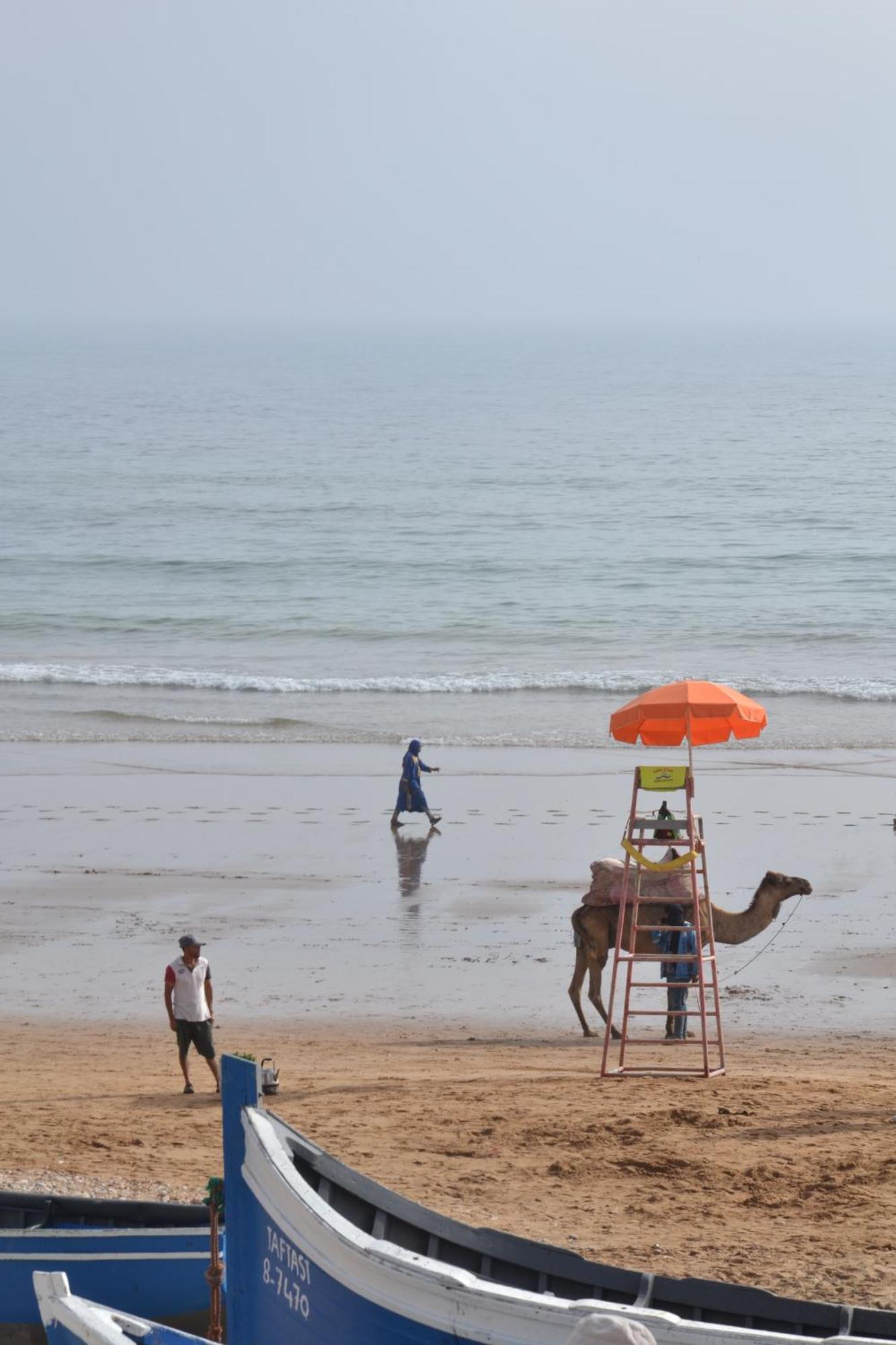 Playa Del Sol Surf House Hostel Tamraght ภายนอก รูปภาพ