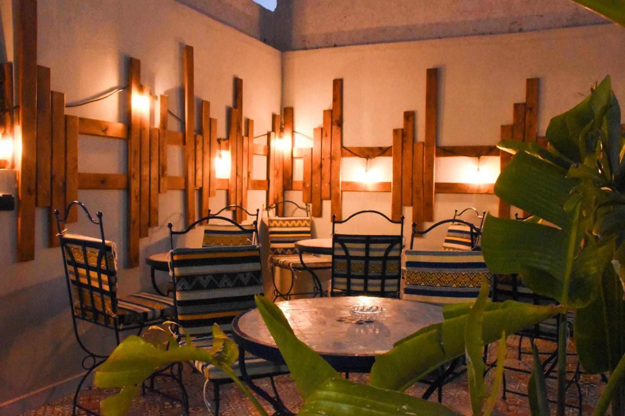 Playa Del Sol Surf House Hostel Tamraght ภายนอก รูปภาพ