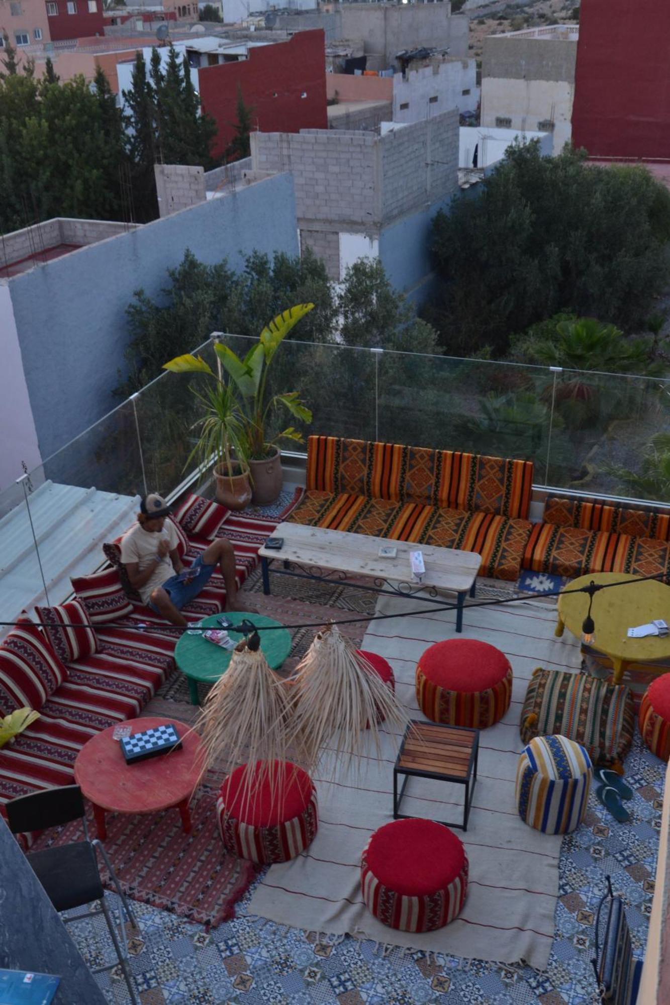 Playa Del Sol Surf House Hostel Tamraght ภายนอก รูปภาพ