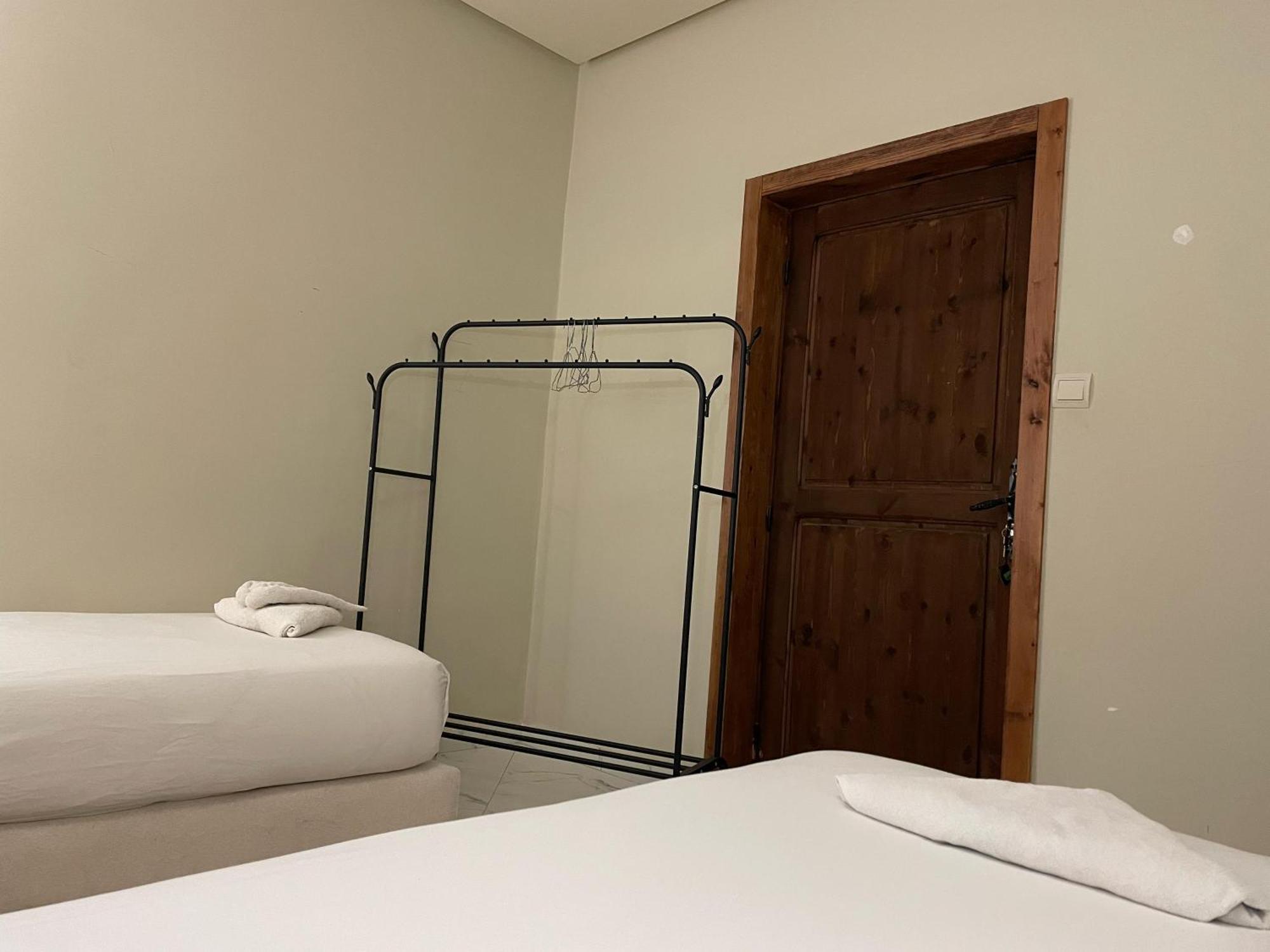 Playa Del Sol Surf House Hostel Tamraght ภายนอก รูปภาพ