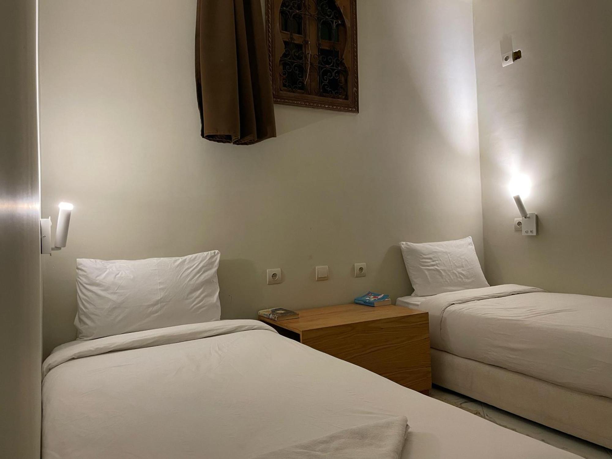 Playa Del Sol Surf House Hostel Tamraght ภายนอก รูปภาพ